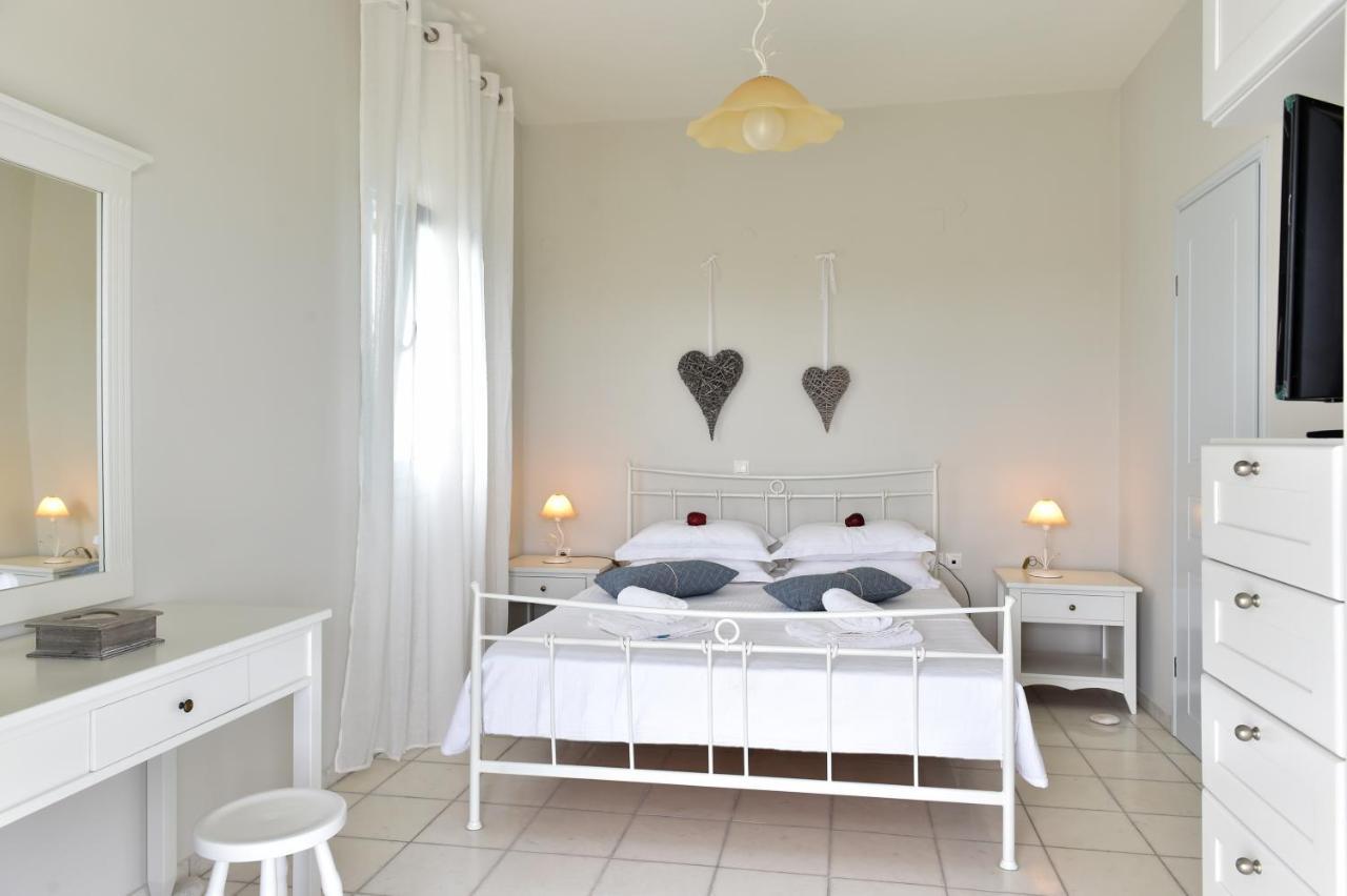 Tonia Apartments Paros Chrisi Akti  Eksteriør bilde